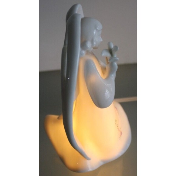 Appletree Design Porcelain Heaven & Earth Peaceful Angel Nightlight 7" /62" Cord - Picture 5 of 7